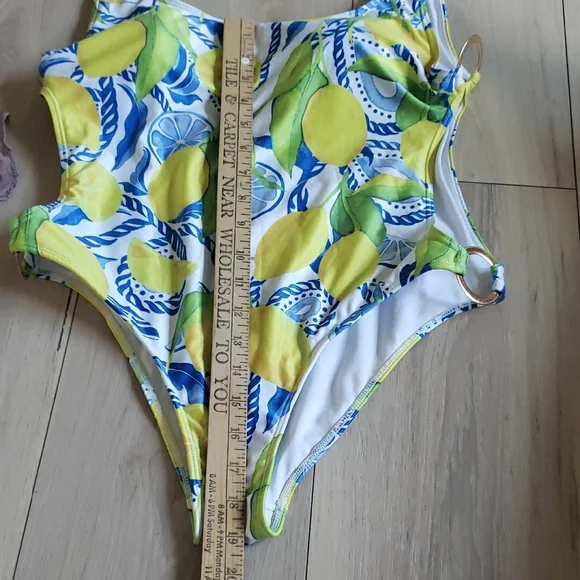 Kenny Flowers Swimsuit Womens L White Positano Lemon Print One Piece Cutout Swim - Picture 7 of 8